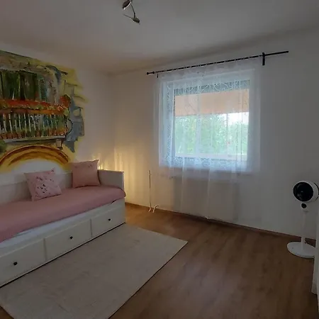 Zoeldfa Apartmanhaz エゲル