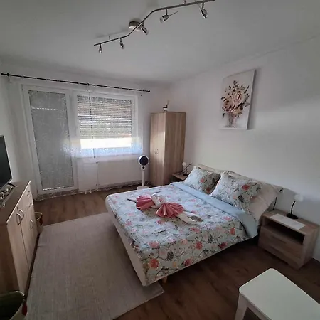 アパート Zoeldfa Apartmanhaz エゲル
